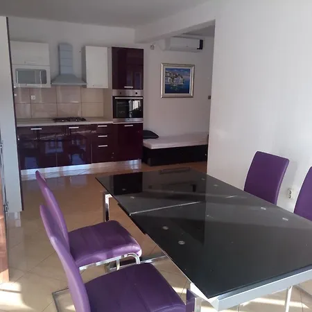 Nikola * 푸치스차