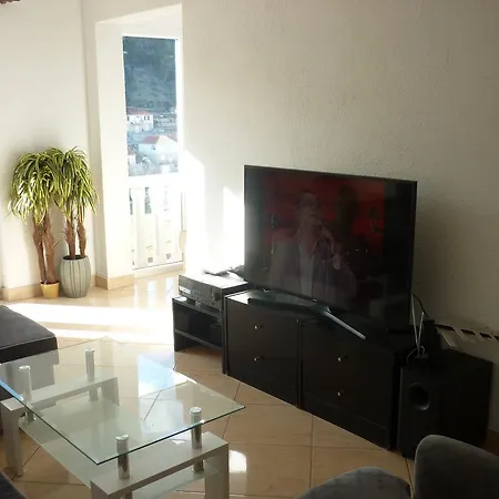 아파트 Nikola 푸치스차